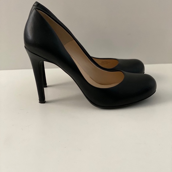 Jessica Simpson Heels - Picture 2 of 4